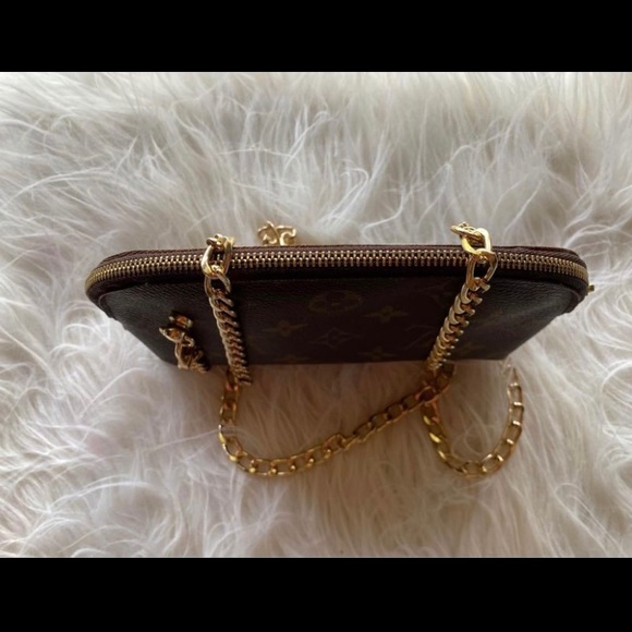 Louis Vuitton Cosmetic Pochette - Picture 3 of 7